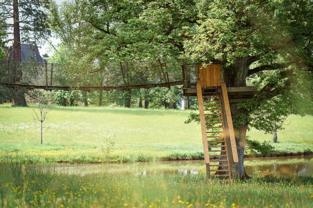 Cabane Perchee Dans Les Arbres Saint-Hilaire-en-Morvan Exterior photo